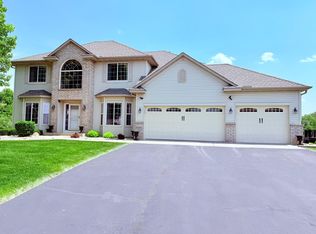 20526 Gateway Dr, Lakeville, MN 55044