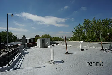 Rented by Rennit Inc.