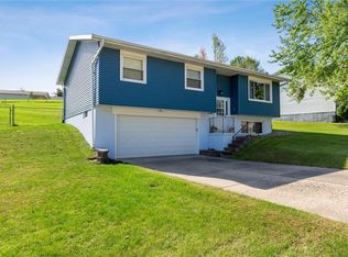 1071 Hutton Hill Dr, Marion, IA 52302