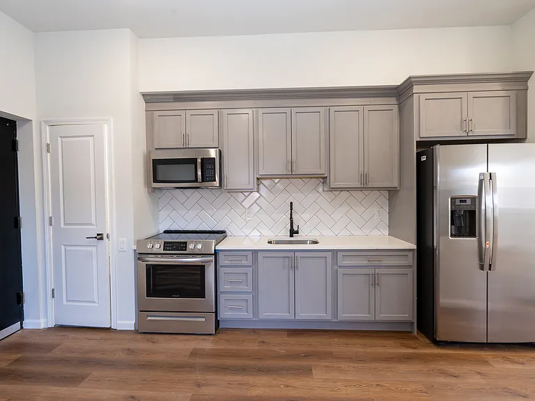 72 Burroughs Pl #5 — Photo 1