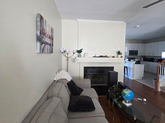 2nd image of 2172 Blakers Blvd
