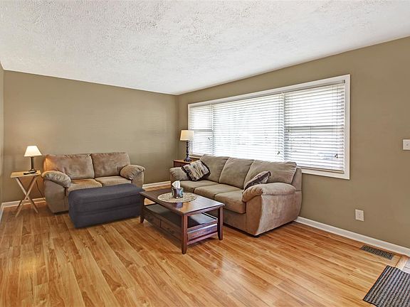 5th image of 5418 N Renwood Ave