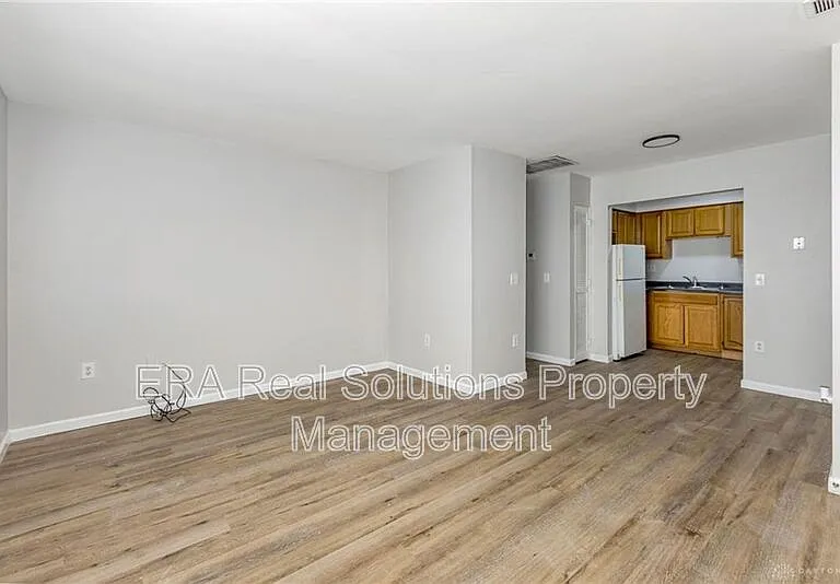 1241-1255 Devon Ave #1247-D — Photo 5
