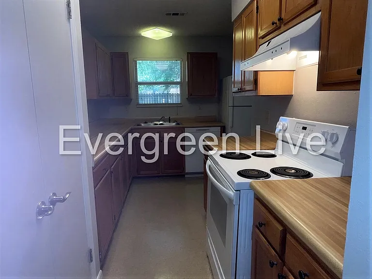 105 Celestin Ct — Photo 5