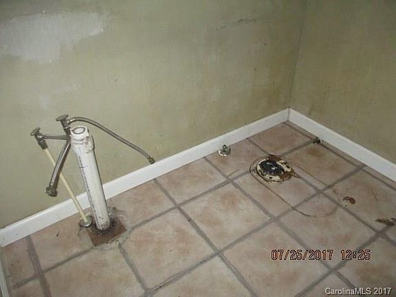 5th image of 307 W Park Dr #21
