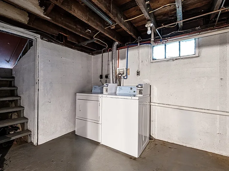65-67 Lawn Ave #2 — Photo 9