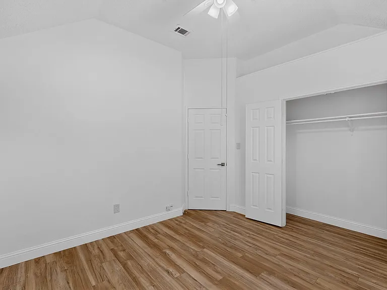 743 Pulitzer Ln — Photo 31