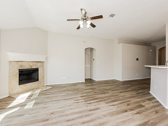 5th image of 2504 Wakecrest Dr
