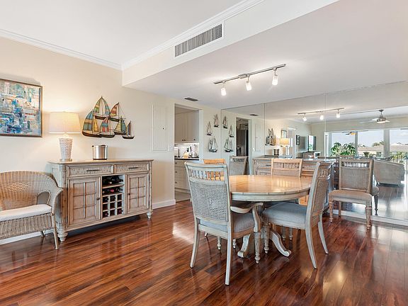 5th image of 555 SE 6th Avenue #3d