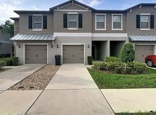 9528 Pembrooke Pines Dr, Sun City Center, FL 33573