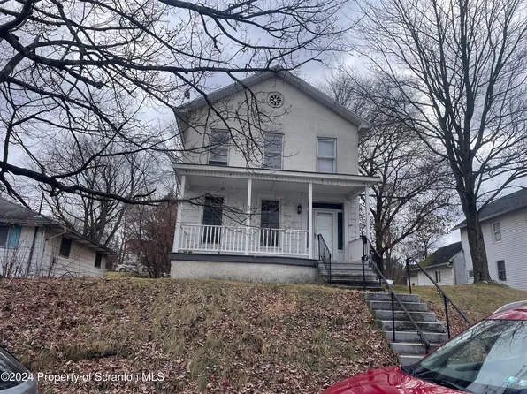 135 S Main St, Carbondale, PA 18407