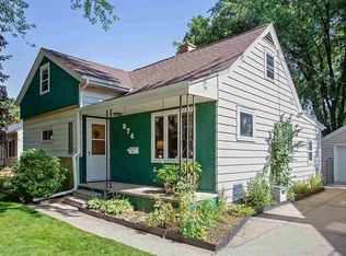 874 Waverly Pl, Green Bay, WI 54304