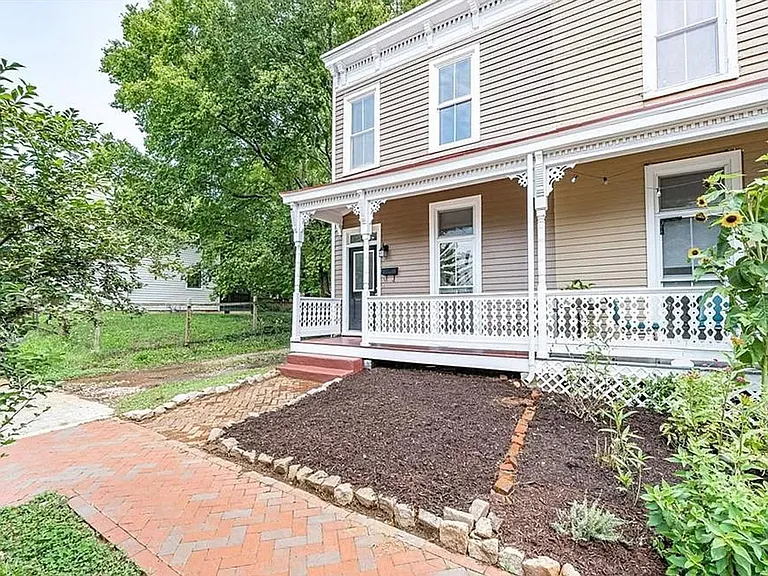 513 S Laurel St — Photo 2