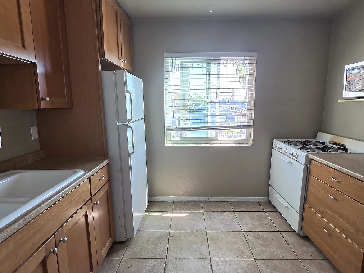 2 bed, 675 sqft, $2,045 — Photo 3