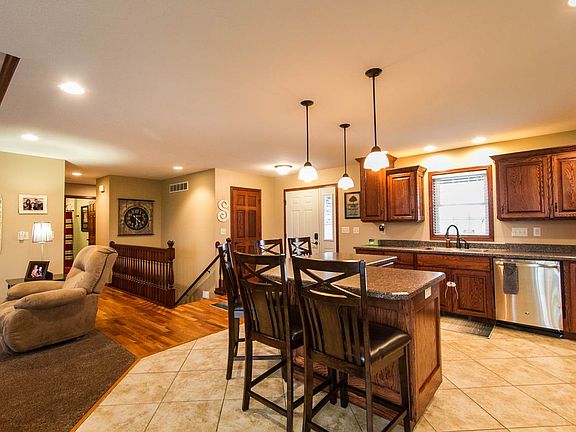 3rd image of 307 Saint Clair Dr
