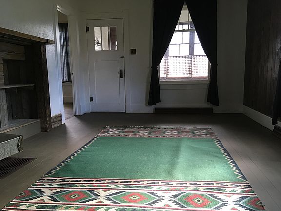 3rd image of 1601 Rainbow Ave