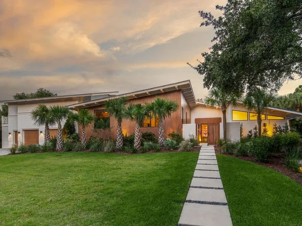 1900 Waterway Blvd, Isle Of Palms, SC 29451