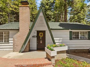 31418 Oakleaf Dr, Running Springs, CA 92382