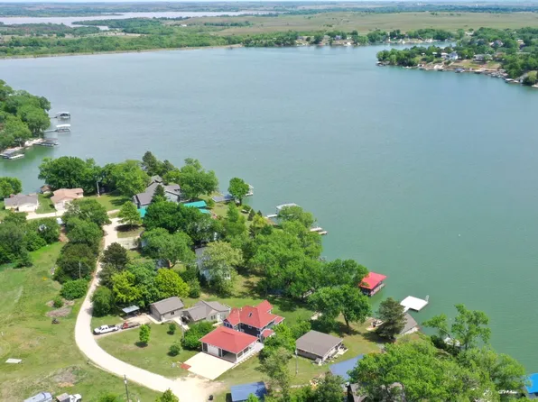206 Watersedge Loop #D-17, Council Grove, KS 66846