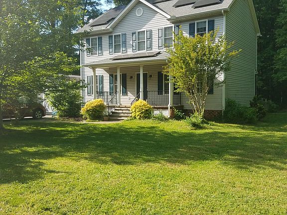 3rd image of 404 Berkley Woods Dr