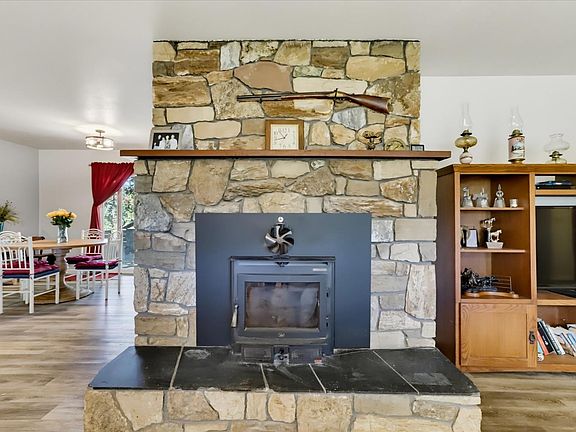 4th image of 13909 Beyers Ln