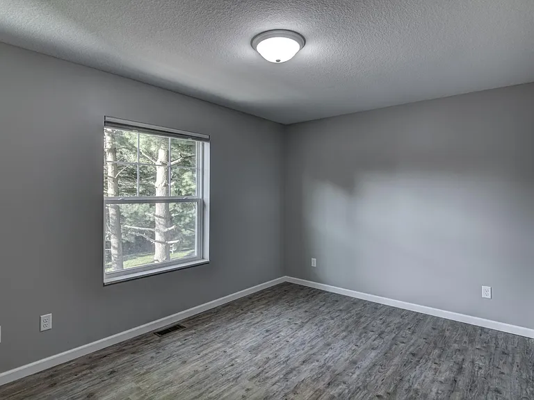 302 12th Ave W #1 — Photo 12