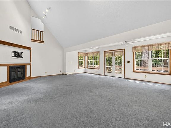 4th image of 535 Lorraine Lake Dr