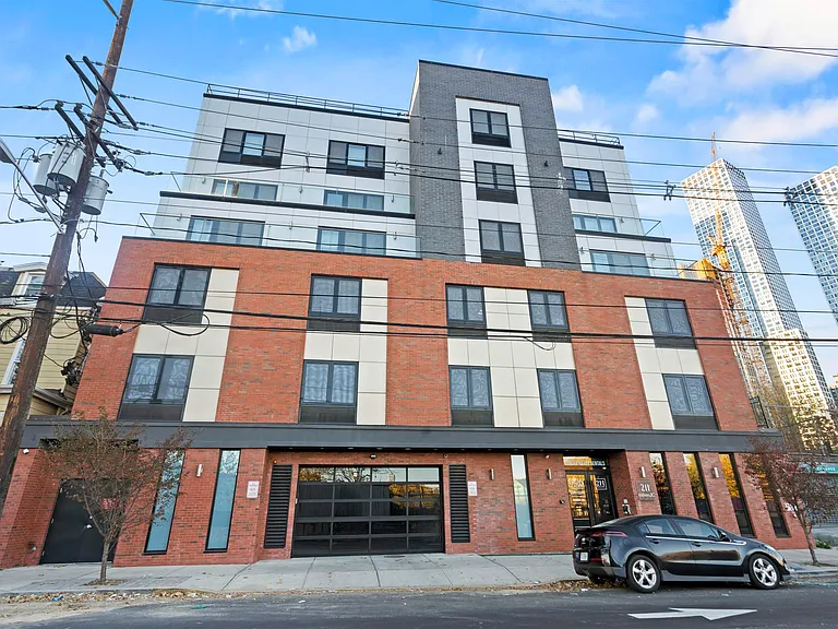 211 Baldwin Ave #606 — Photo 22