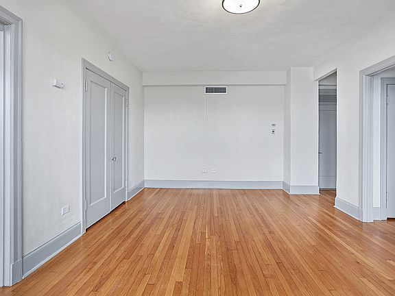 4th image of 275 Union Blvd APT 1607
