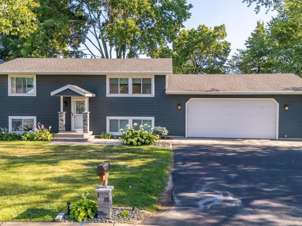 10225 99th Ave N, Maple Grove, MN 55369
