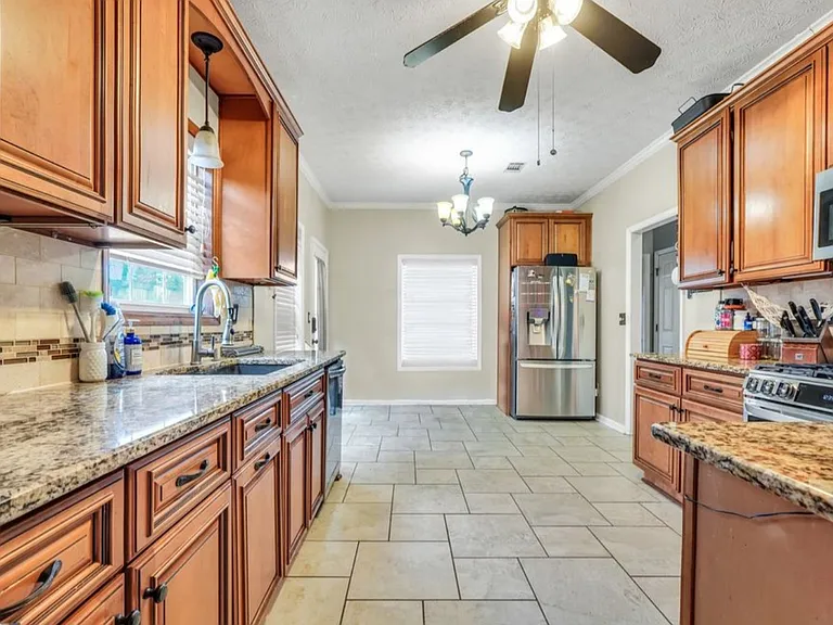 260 Weatherly Dr — Photo 12