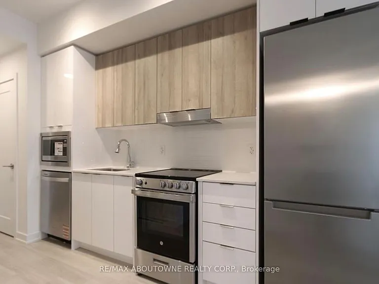 5105 Hurontario St #1410 — Photo 9