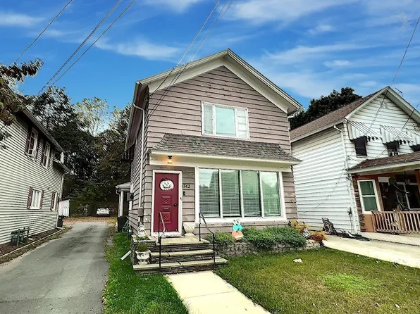 1742 Main St, Blakely, PA 18447