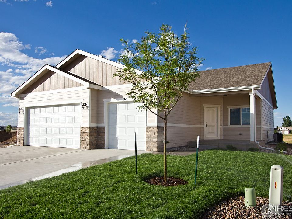 1st image of 760 Village Dr