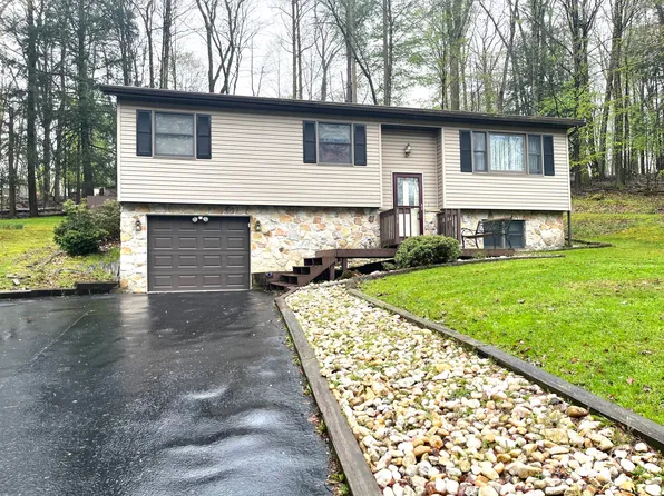 396 Clipper Ct, Du Bois, PA 15801