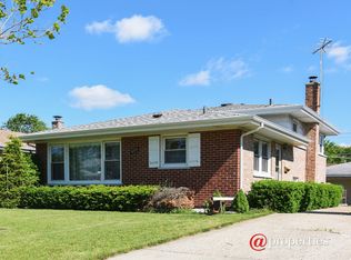 8524 W Roseview Dr, Niles, IL 60714