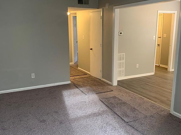 4th image of 869 Ward Dr