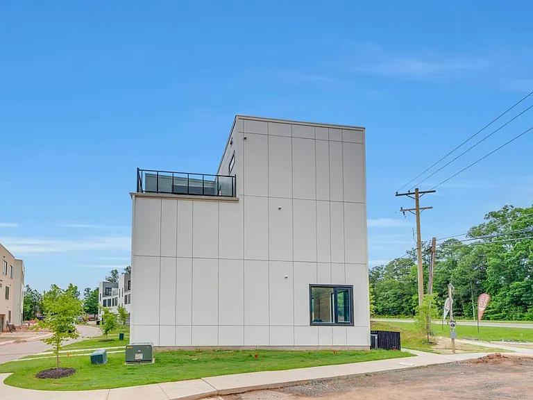 1125 Nova St — Photo 4