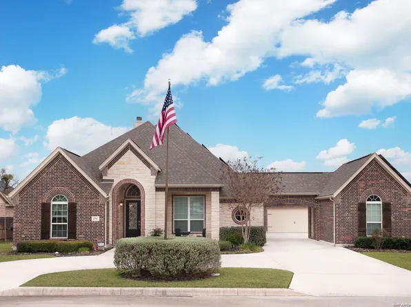 273 Mary Ella Dr, Castroville, TX 78009