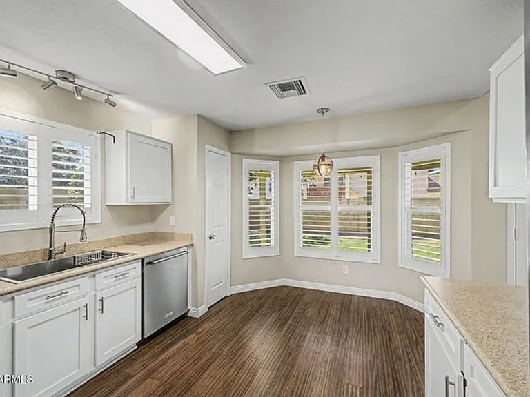 7733 W Pershing Ave — Photo 6