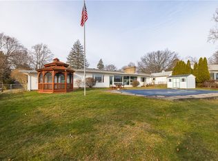 157 Valley Cir, Rochester, NY 14622