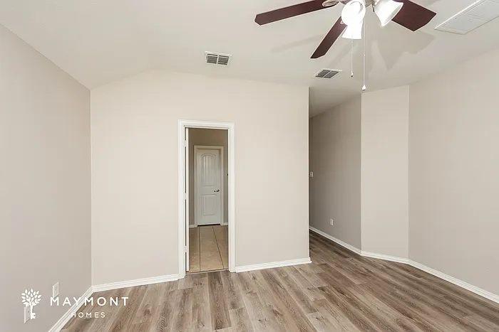 932 Haley Dr — Photo 10