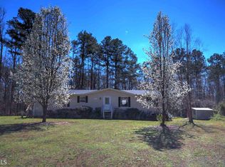 387 Country Ln, Hartwell, GA 30643
