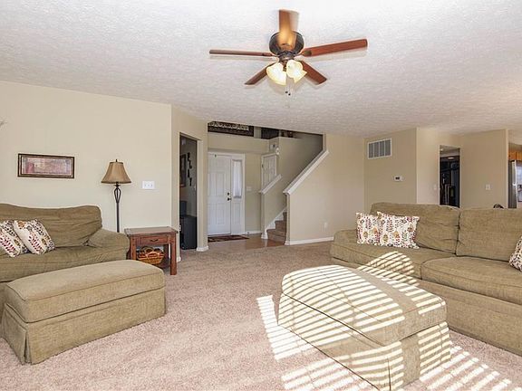 4th image of 8105 N Tasman Dr