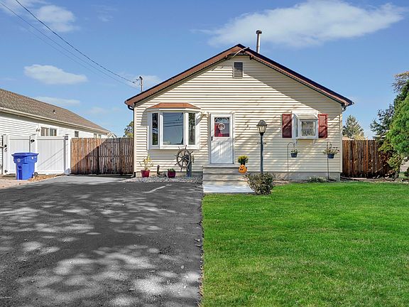 3rd image of 781 Tunney Point Dr