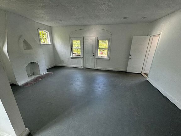 2nd image of 3716 Beatrice Dr #4