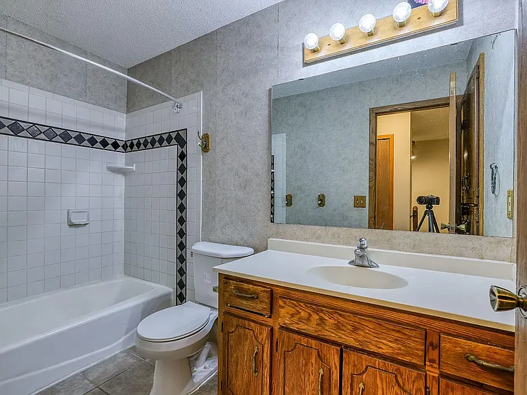 105B South Dr — Photo 10