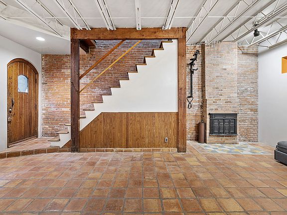 5th image of 876 Pacific St #3