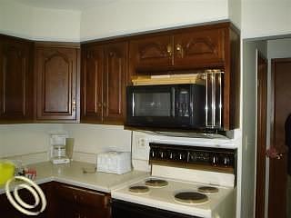 4th image of 30510 Wentworth St