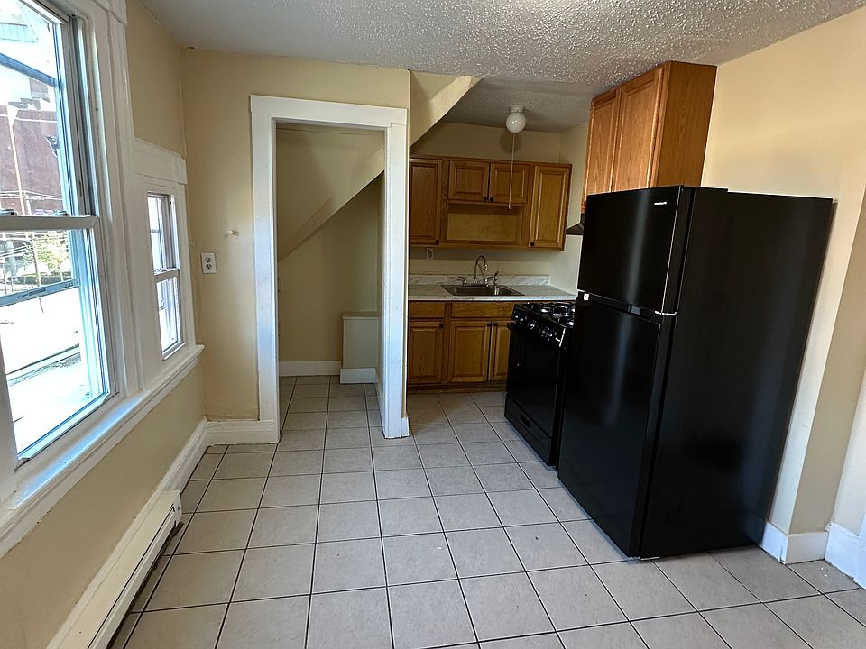 1st image of 170 Sherman Ave #C3